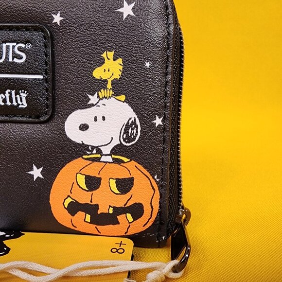 Loungefly Peanuts Halloween Trick-Or-Treat Snoopy Woodstock Soft Tag Zip Wallet - Picture 5 of 12